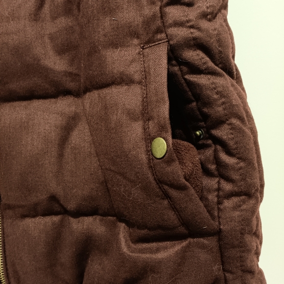 OLD NAVY Aggie maroon or burgundy  puffer vest - M - Picture 4 of 6